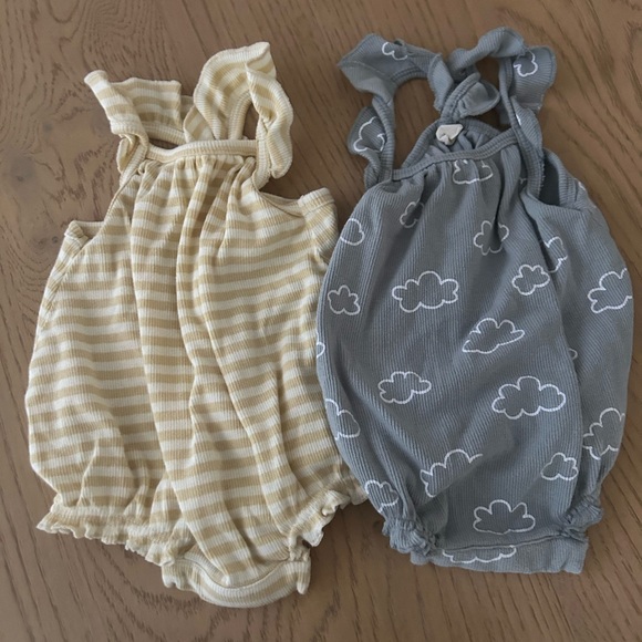 Quincy Mae Ribbed Ruffle Romper Bundle - Cloud and Yellow Stripe 0-3M - Picture 2 of 12